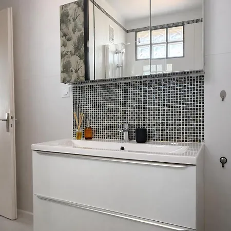 Moderne Pour 4 Personnes - Proche Gare Apartment *